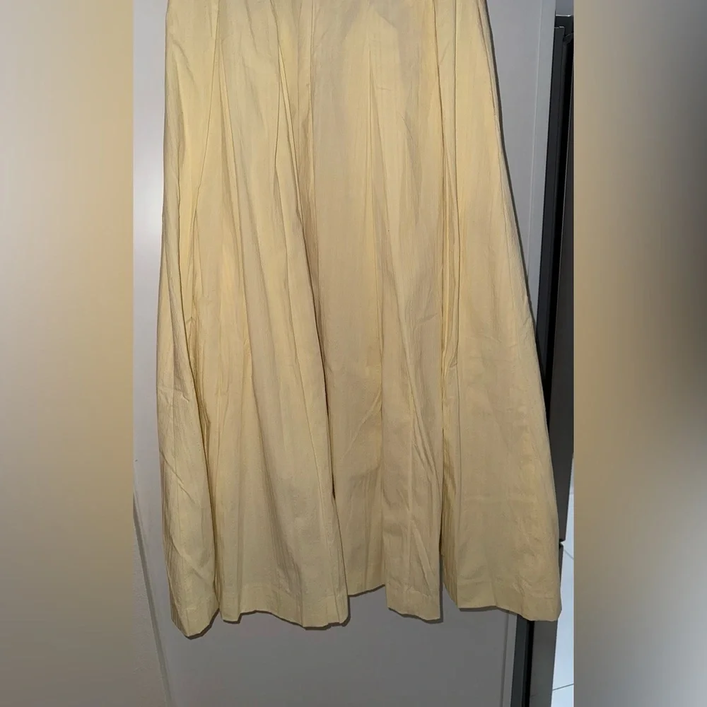 Sleeveless Square-Neck Midi Dress in Pale Yellow - Picture 12 of 15